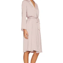 PEIGNOIR WASHED SATIN NOTCH COLLAR ROBE Feather -Ravis Mode Soldes Boutique BDRE WI5 V3